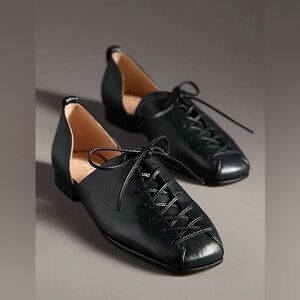 Silent D Palkie Lace Front Flats